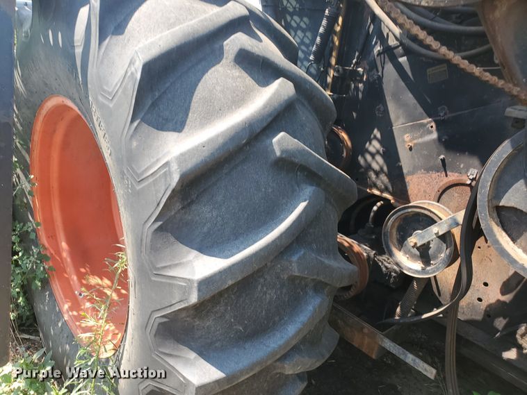 image for item DF7573 Gleaner L2 Corn Plus combine