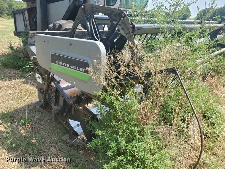 image for item DF7573 Gleaner L2 Corn Plus combine