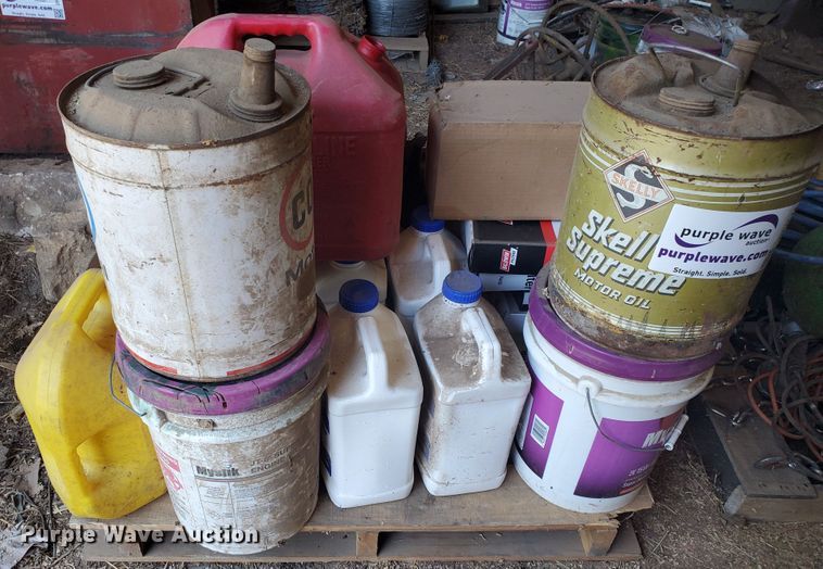 image for item DF7574 Oil and filters