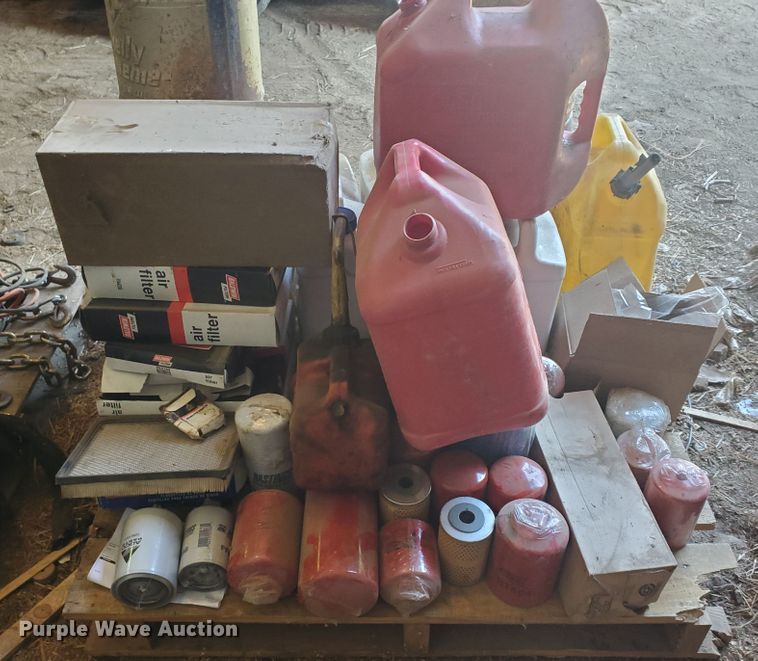 image for item DF7574 Oil and filters