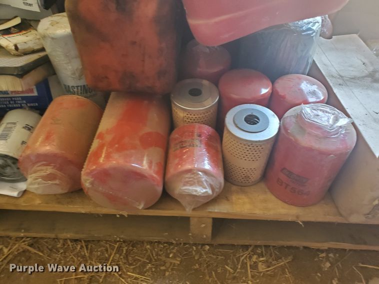 image for item DF7574 Oil and filters