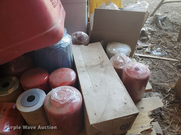 image for item DF7574 Oil and filters