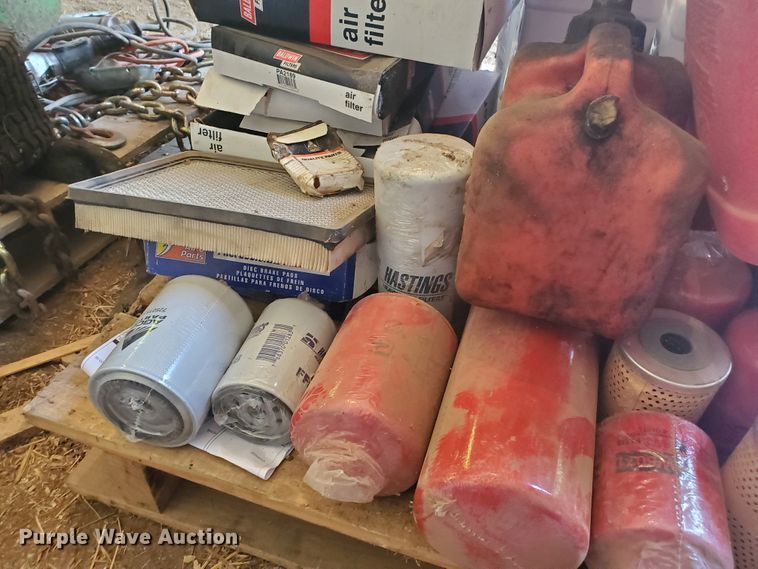 image for item DF7574 Oil and filters