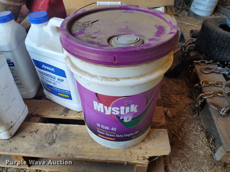 image for item DF7574 Oil and filters