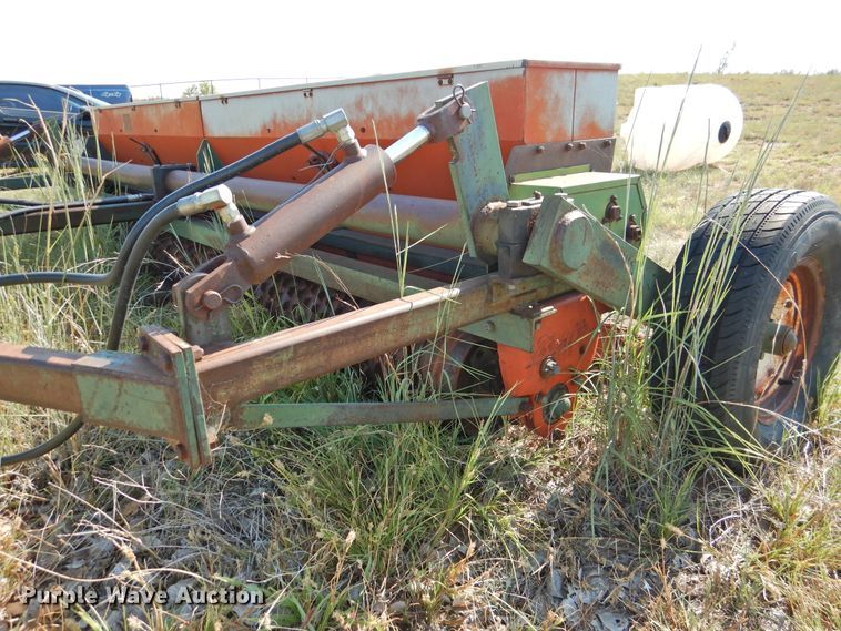 image for item DG1451 Brillion SST-144 no-till seeder