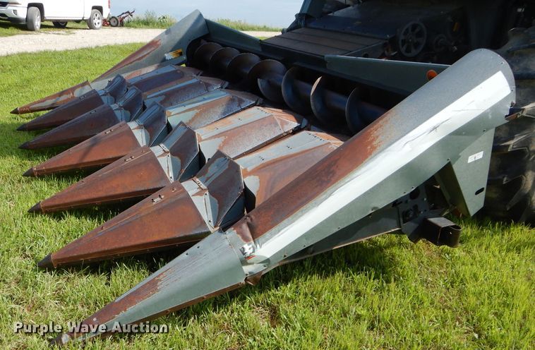 image for item DH4490 Allis Chalmers 630A corn head
