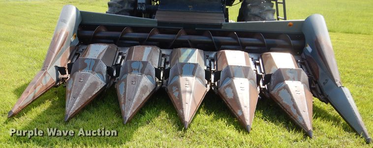 image for item DH4490 Allis Chalmers 630A corn head