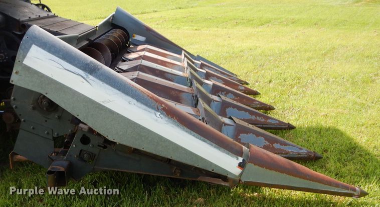image for item DH4490 Allis Chalmers 630A corn head