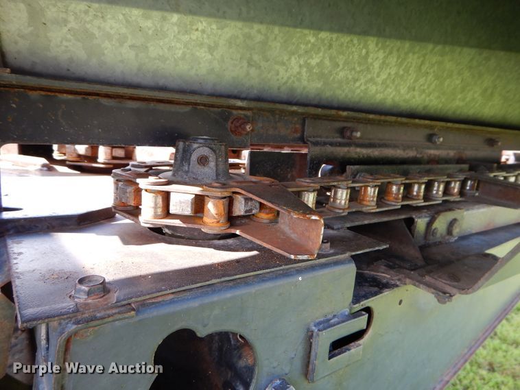 image for item DH4490 Allis Chalmers 630A corn head