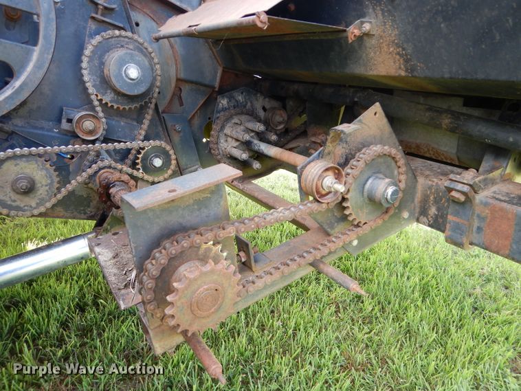 image for item DH4490 Allis Chalmers 630A corn head