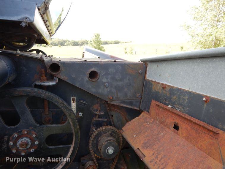 image for item DH4490 Allis Chalmers 630A corn head
