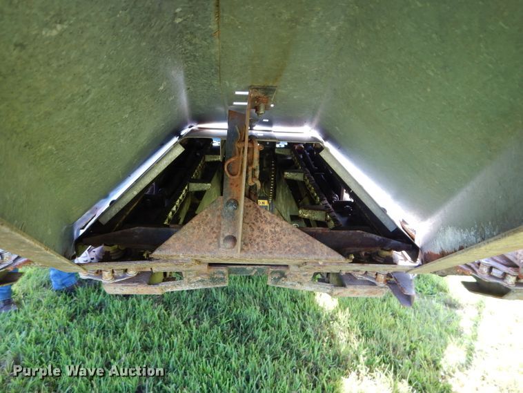 image for item DH4490 Allis Chalmers 630A corn head