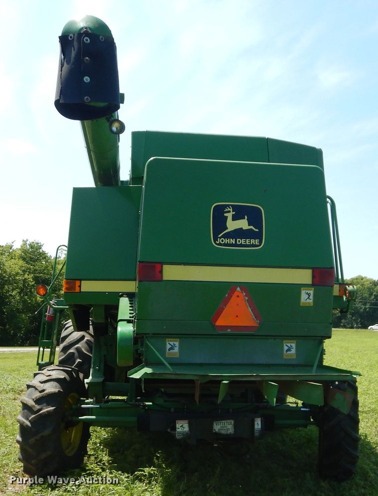 image for item DH4494 1990 John Deere 9500 combine