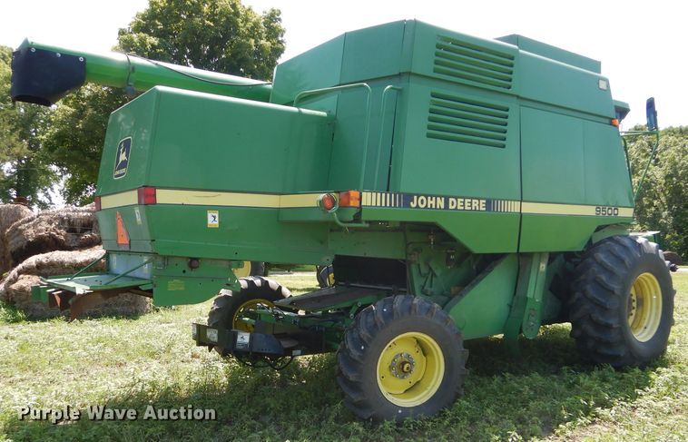 image for item DH4494 1990 John Deere 9500 combine