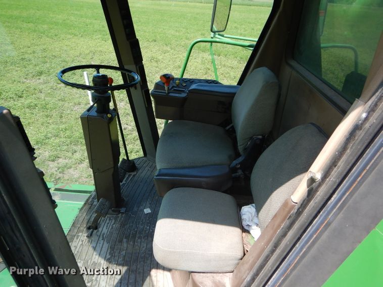 image for item DH4494 1990 John Deere 9500 combine