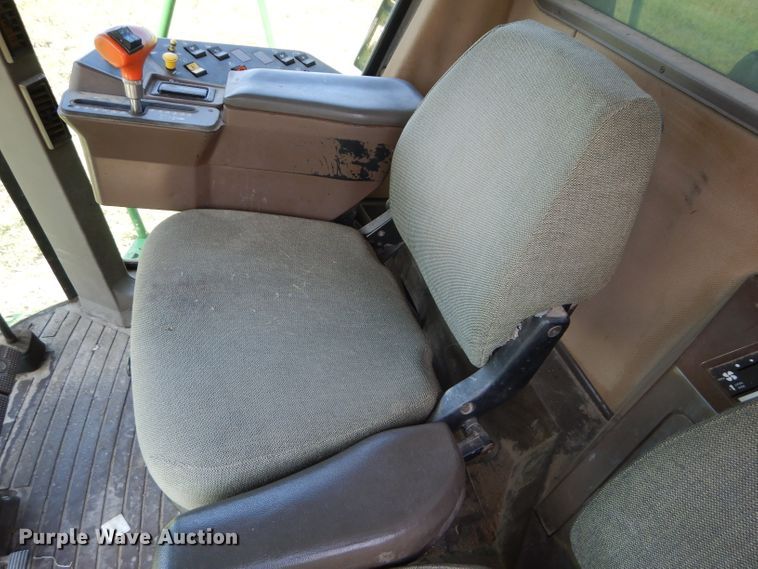 image for item DH4494 1990 John Deere 9500 combine