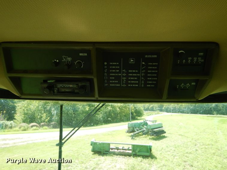 image for item DH4494 1990 John Deere 9500 combine