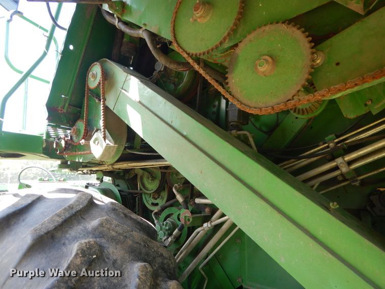 image for item DH4494 1990 John Deere 9500 combine