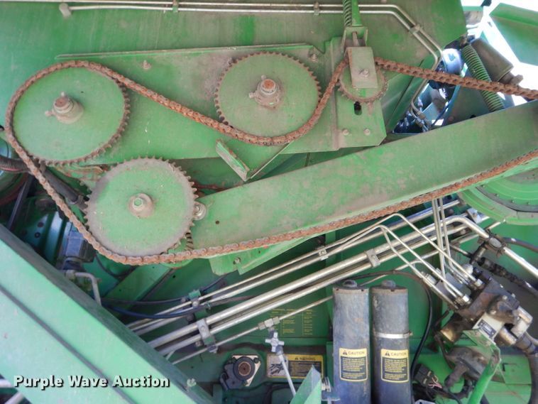 image for item DH4494 1990 John Deere 9500 combine
