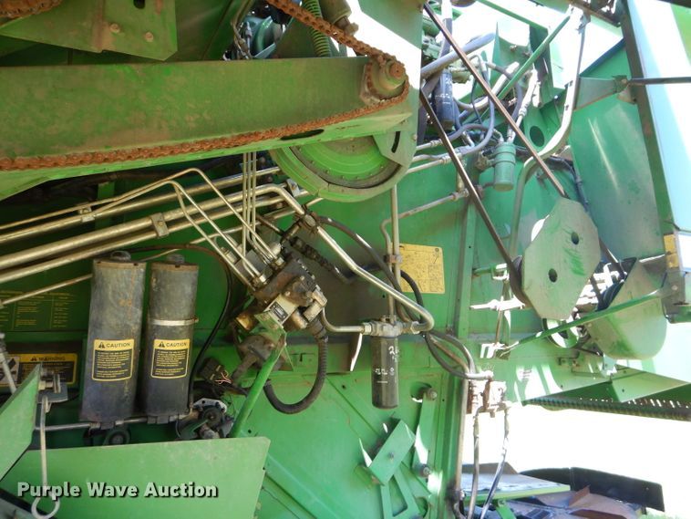 image for item DH4494 1990 John Deere 9500 combine