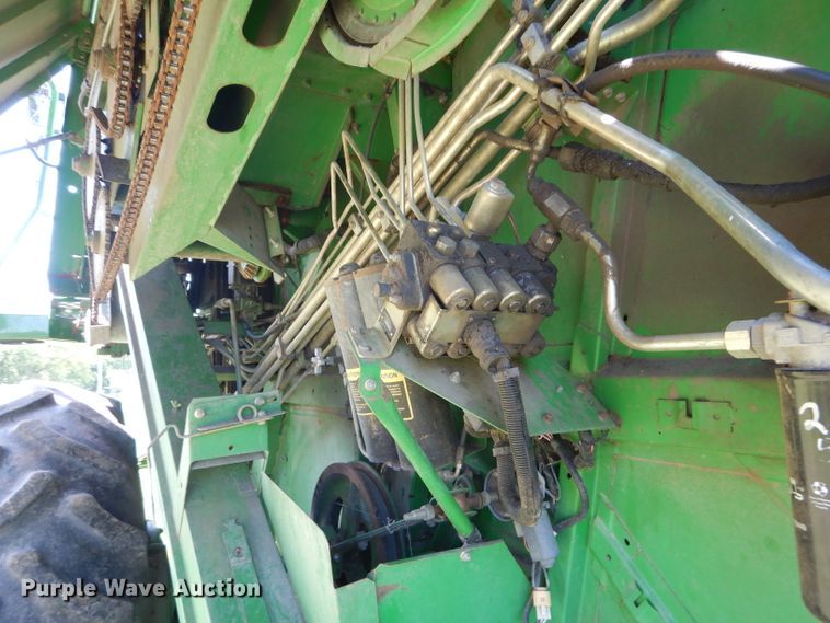 image for item DH4494 1990 John Deere 9500 combine