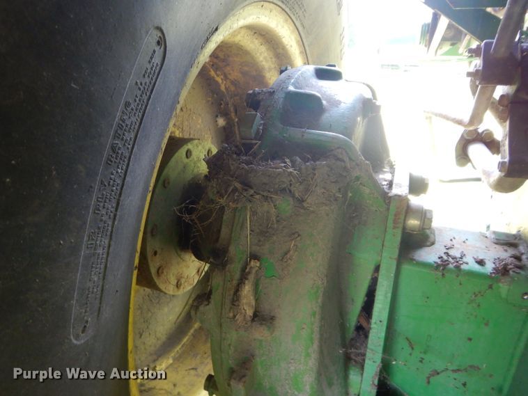 image for item DH4494 1990 John Deere 9500 combine