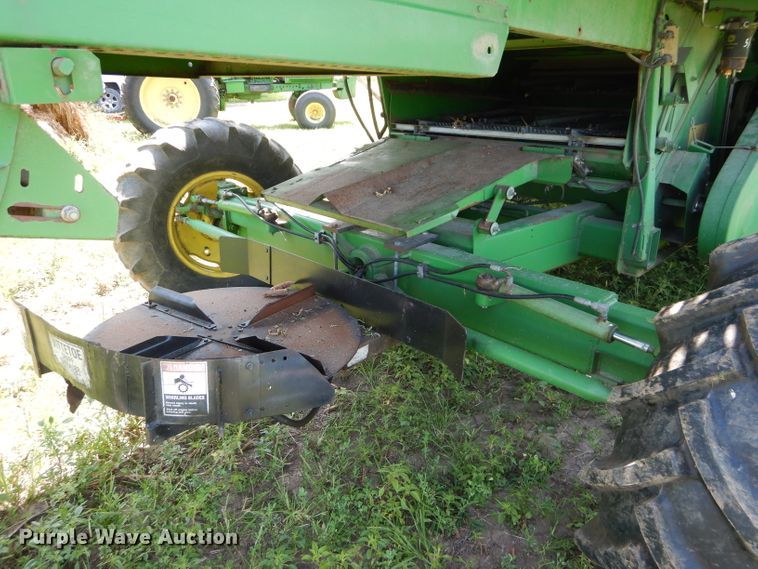 image for item DH4494 1990 John Deere 9500 combine