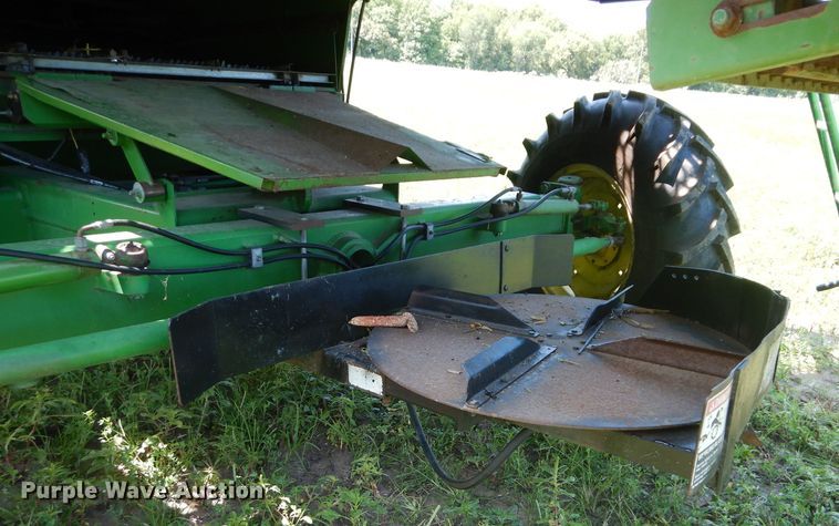 image for item DH4494 1990 John Deere 9500 combine