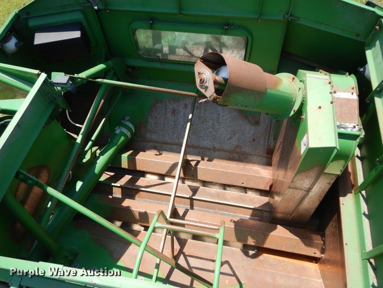 image for item DH4494 1990 John Deere 9500 combine