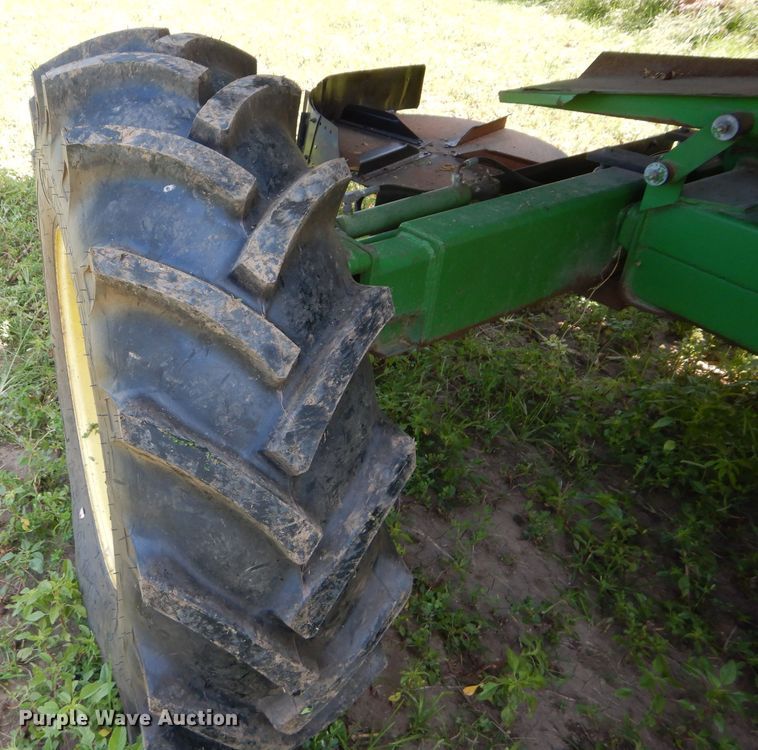 image for item DH4494 1990 John Deere 9500 combine