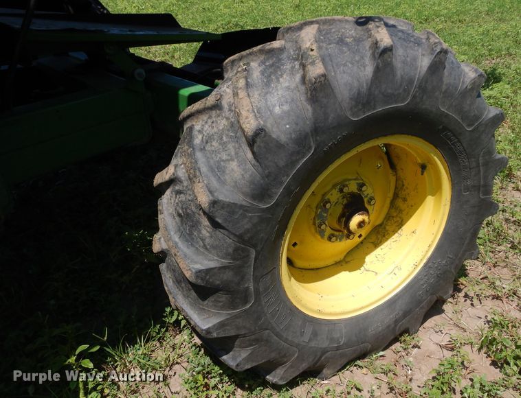 image for item DH4494 1990 John Deere 9500 combine