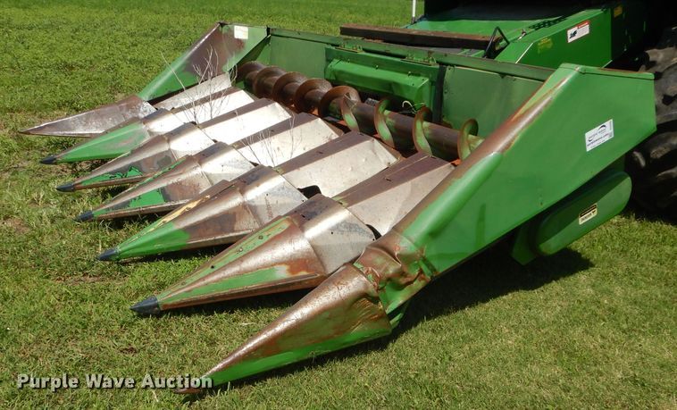 image for item DH4495 John Deere E643 corn head