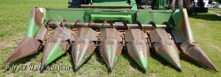 image for item DH4495 John Deere E643 corn head