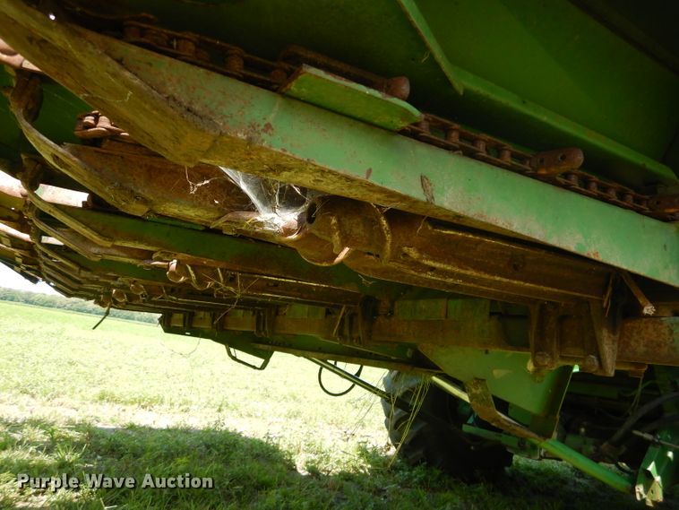 image for item DH4495 John Deere E643 corn head