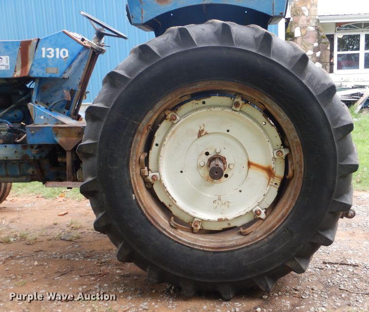 image for item DI0340 Long 1543  tractor