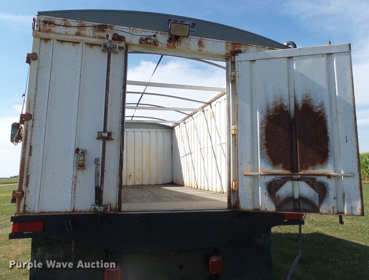 image for item DX9234 1990 Ford F800F  grain truck