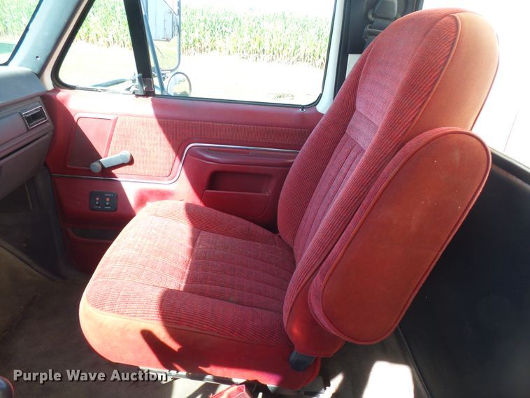 image for item DX9234 1990 Ford F800F  grain truck