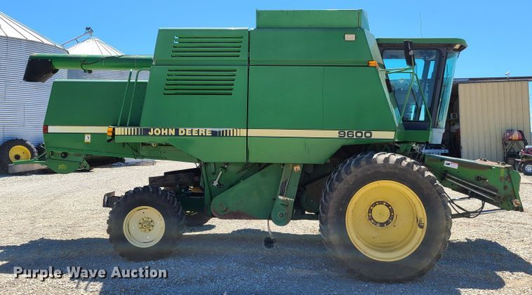 image for item EL9979 John Deere 9600 combine