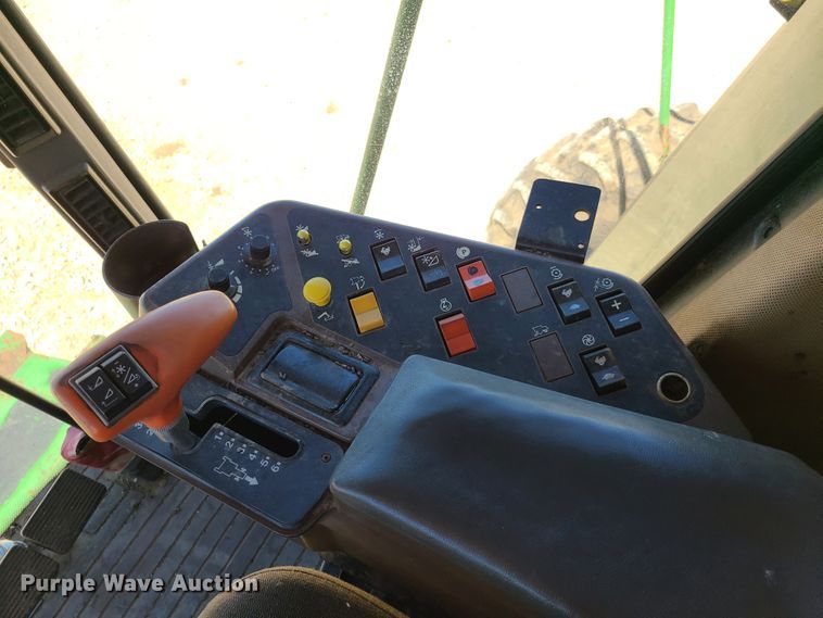 image for item EL9979 John Deere 9600 combine