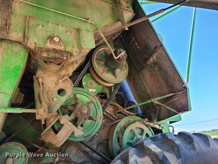 image for item EL9979 John Deere 9600 combine