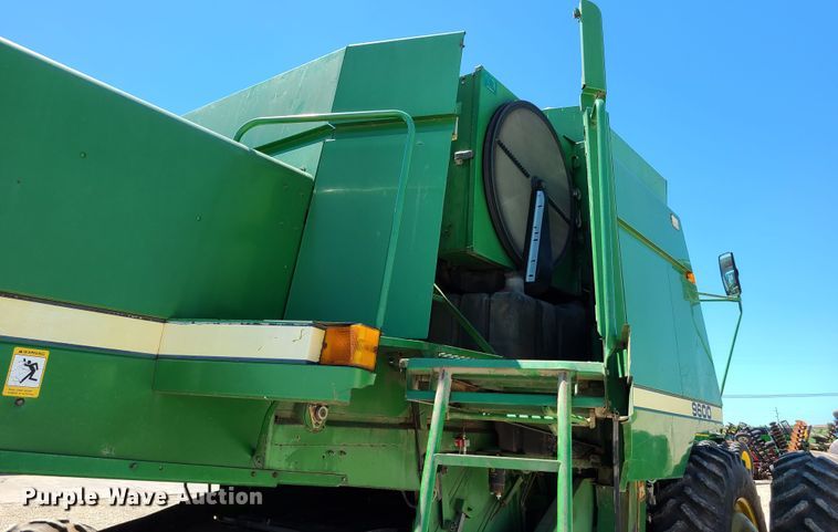 image for item EL9979 John Deere 9600 combine