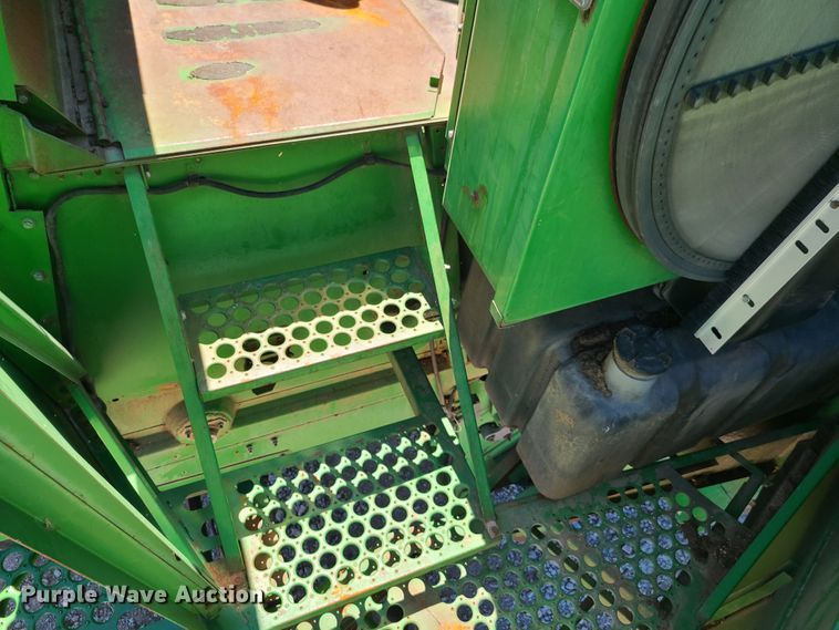 image for item EL9979 John Deere 9600 combine