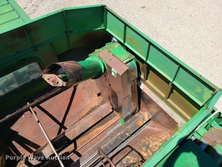 image for item EL9979 John Deere 9600 combine