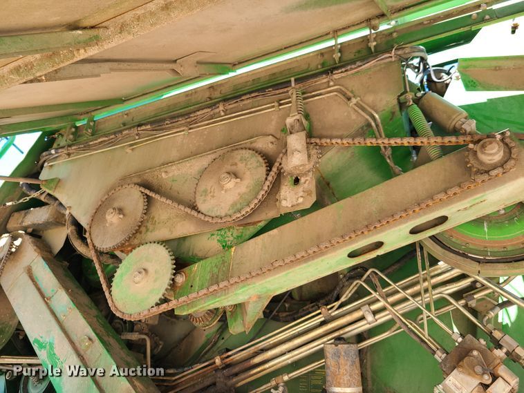 image for item EL9979 John Deere 9600 combine