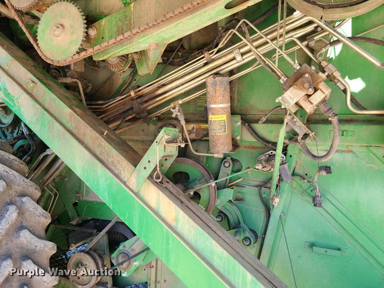 image for item EL9979 John Deere 9600 combine