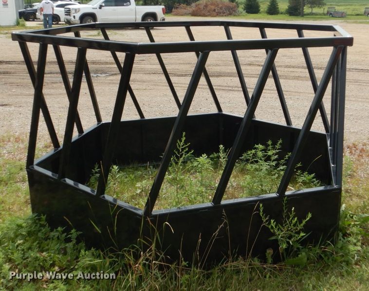 image for item FT9050 Hay bale feeder