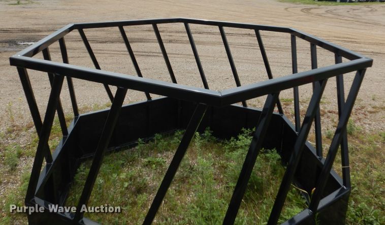 image for item FT9050 Hay bale feeder