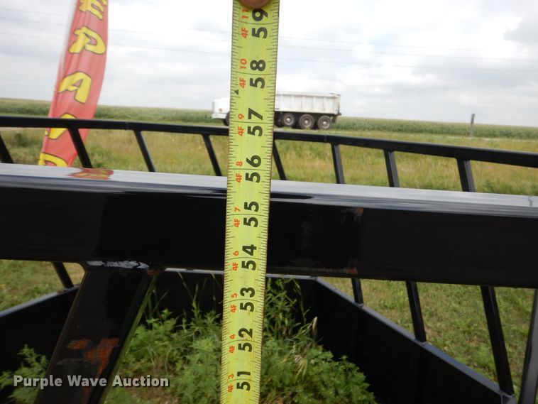 image for item FT9050 Hay bale feeder