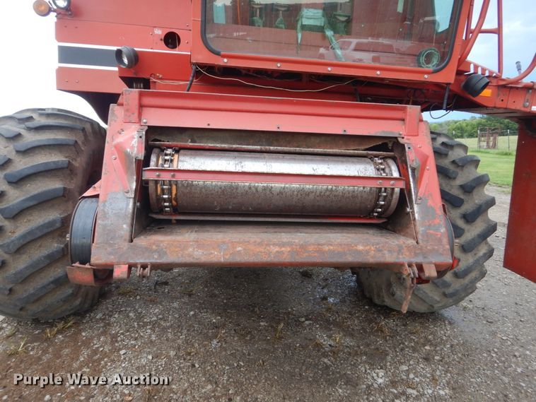 image for item FT9060 International 1480 combine