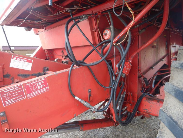 image for item FT9060 International 1480 combine